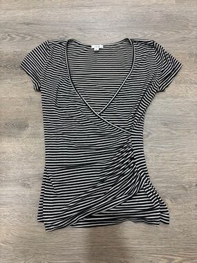 CACHE Striped Top VNeck Ruched M